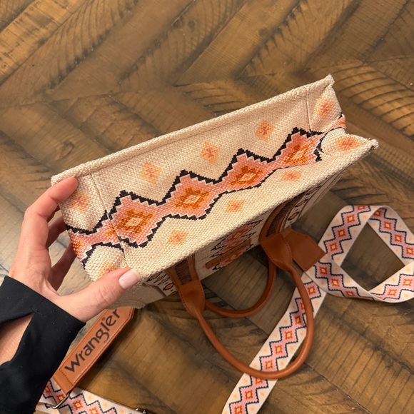 NEW Wrangler Purse - Picture 4 of 4